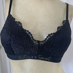 Victoria’s Secret Lined No Wire Bra